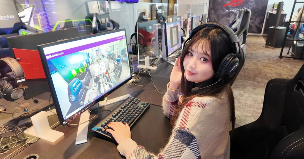 Nữ Gaming Streamer và Creator tại Thái Lan tương tác trực tiếp với cộng đồng người hâm mộ